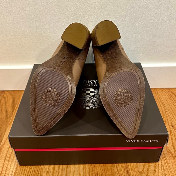 NIB Vince Camuto Ratony Chelsea Boot, Wild Mushroom, Size 8.5 - Picture 9 of 10